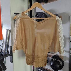 Bebe silk flowy top with lace